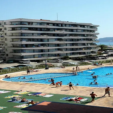 In Costa Brava Near Sandy 埃斯塔蒂特