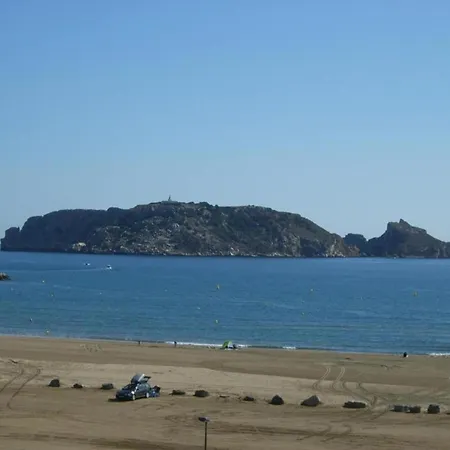 In Costa Brava Near Sandy 公寓 *