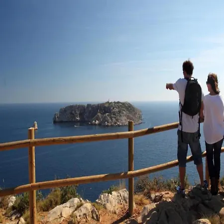 In Costa Brava Near Sandy * 埃斯塔蒂特